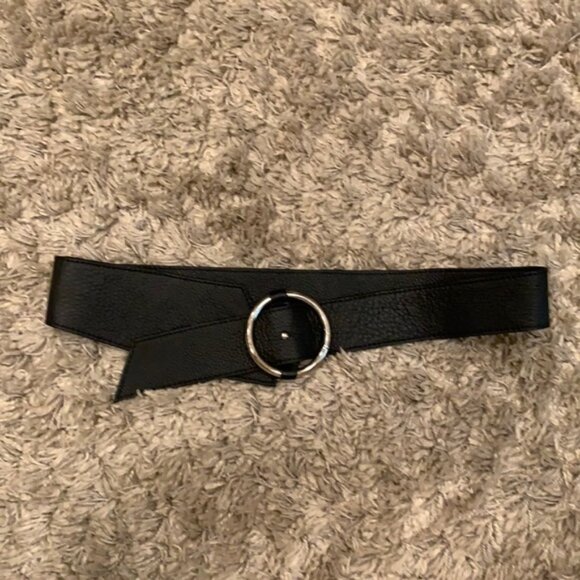 Black Belt withround Silver Buckle - Picture 1 of 2